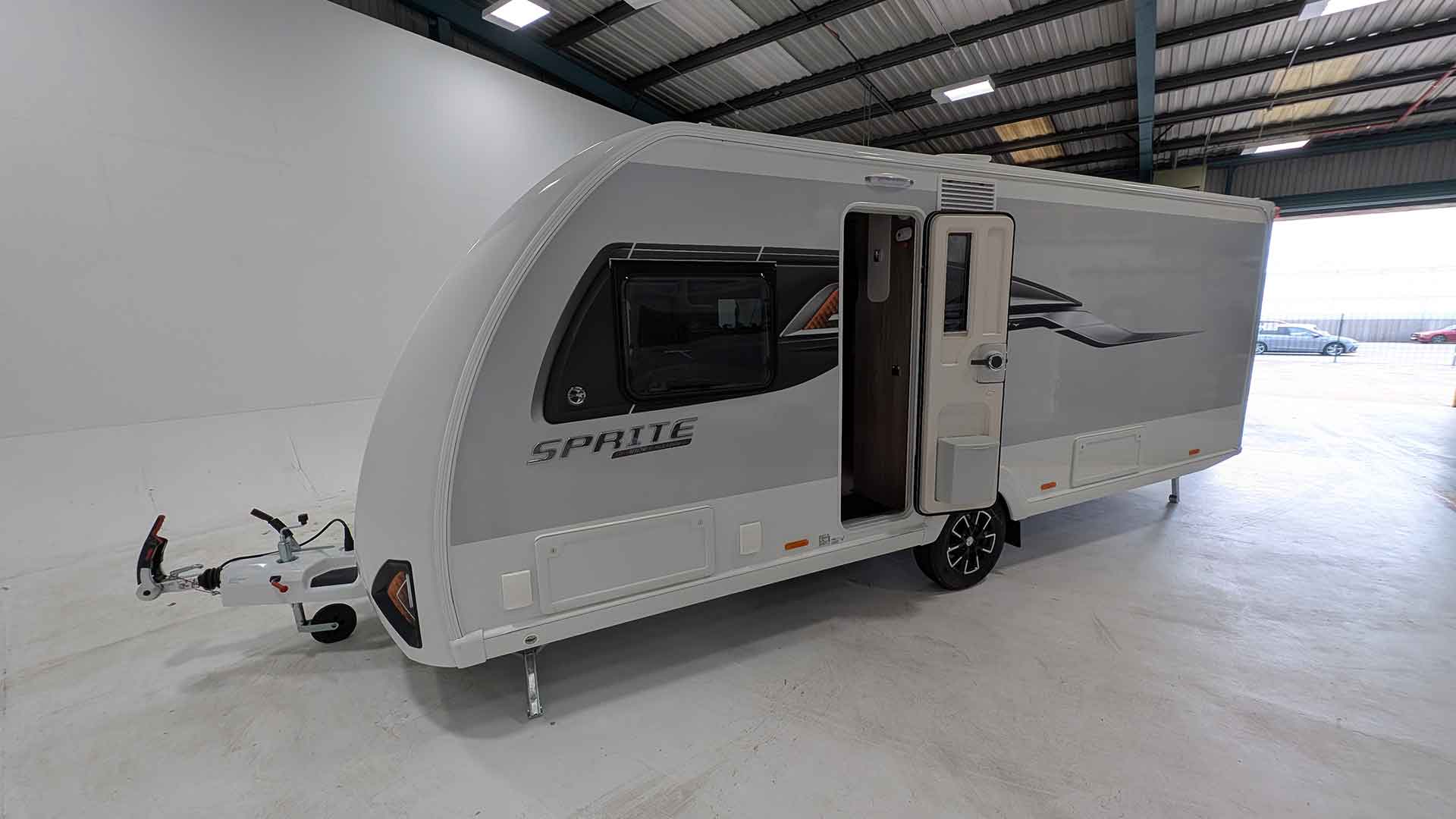 www.practicalcaravan.com