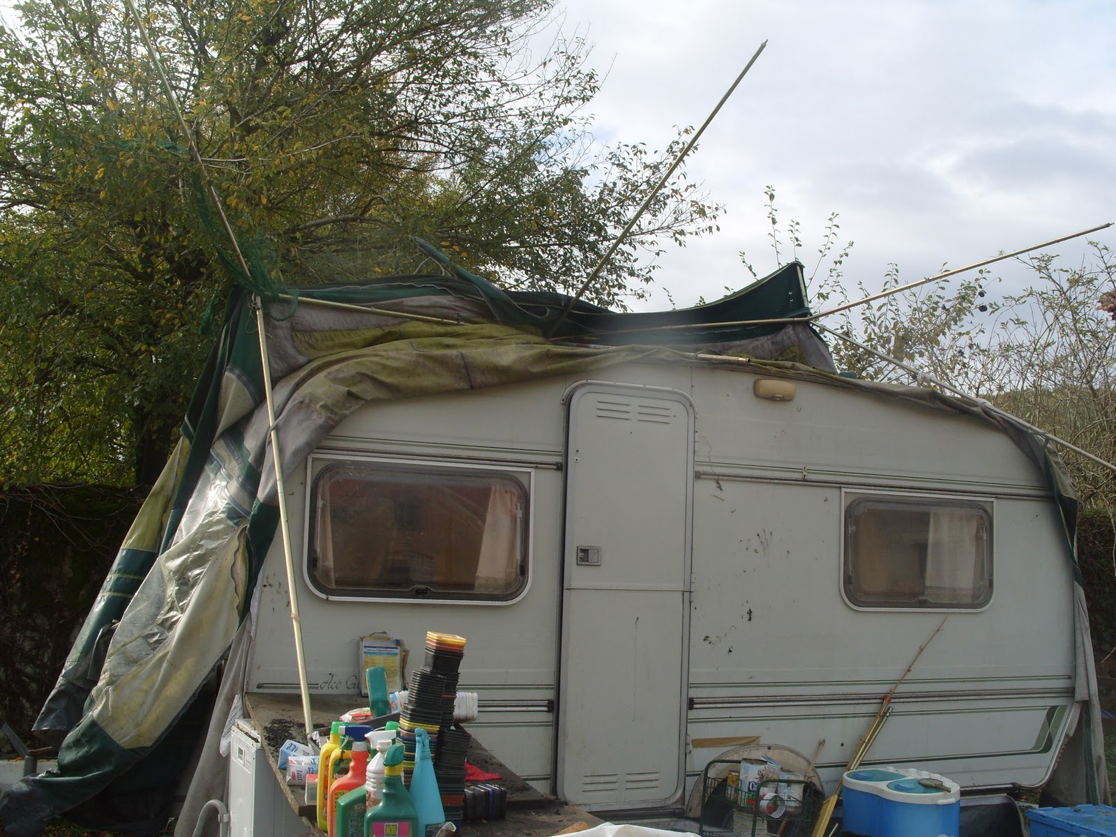 caravan_awning.jpg