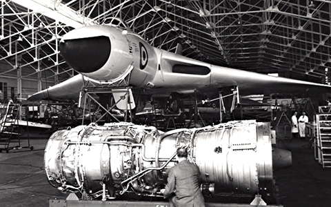 www.rolls-royce.com