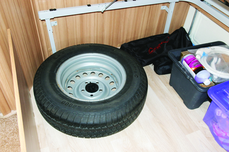 www.practicalcaravan.com